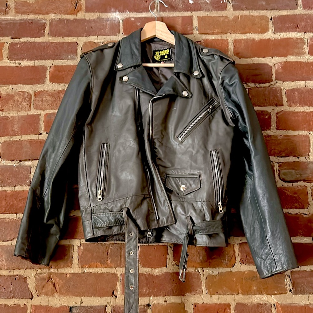 Perfecto: recycled leather and handmade